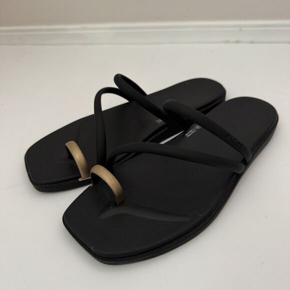 Crocs Miami Metallic Toe Loop Sandal Black Gold Flat Sandal Womens Size 8 210042 - Picture 2 of 7